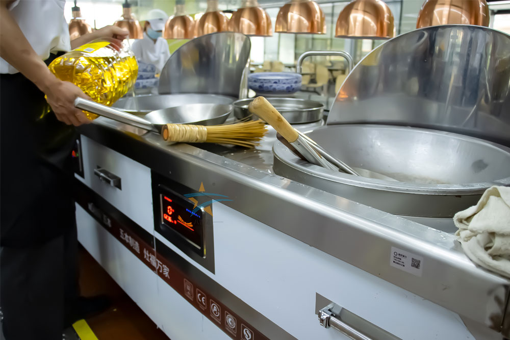 鑫辉餐饮智谷餐厅ky登录工程立式商用大炒炉