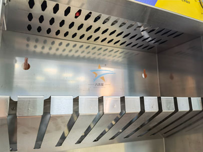 壁挂式uv刀具消毒柜实拍图